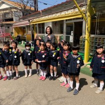 <p class="has-text-align-center" style="font-size:17px"><strong>
卒園式
</strong></p>