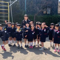 <p class="has-text-align-center" style="font-size:17px"><strong>
卒園式
</strong></p>